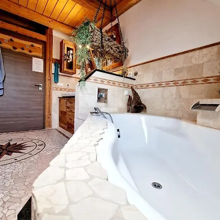 Gerendaház Wood & Stone 2